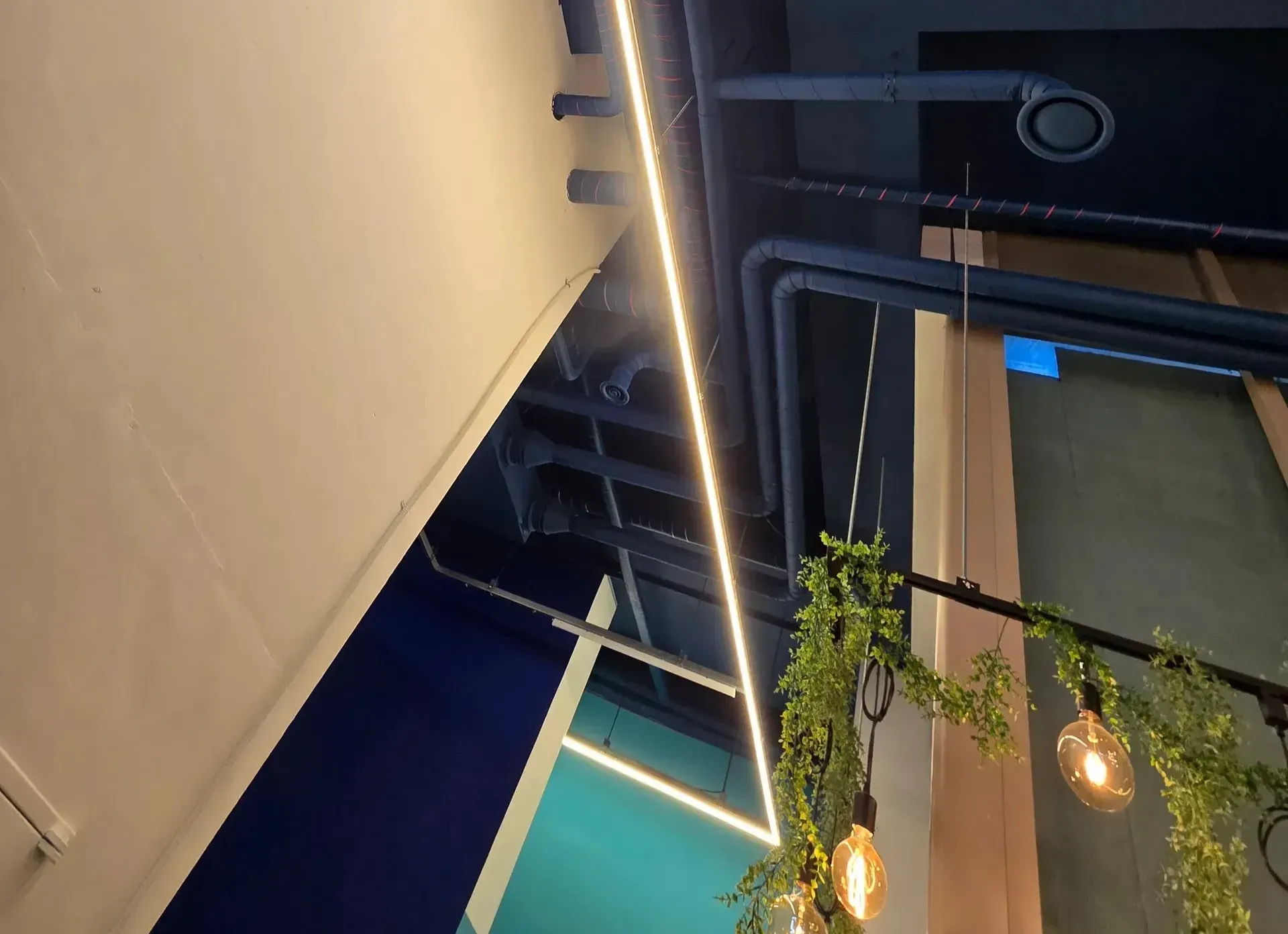 강남구 대치동 지하 사무공간 T5 간접조명 1차 설치 작업